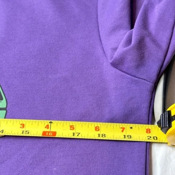 RoMwe Graphic Sweatshirt Purple Skull Man Dog Old Camper Long Sleeves Men Med - Picture 5 of 6